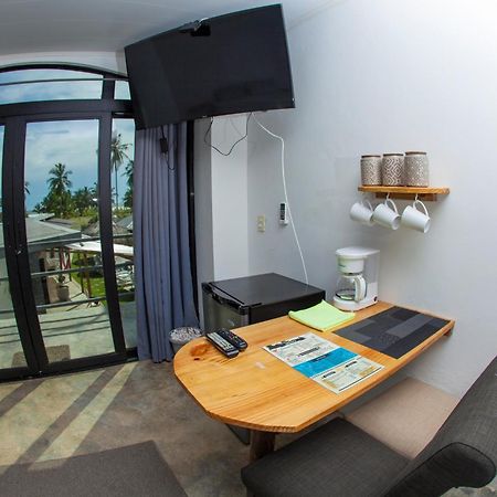 Show Pony Beach Resort And Suites Las Lajas  Dış mekan fotoğraf