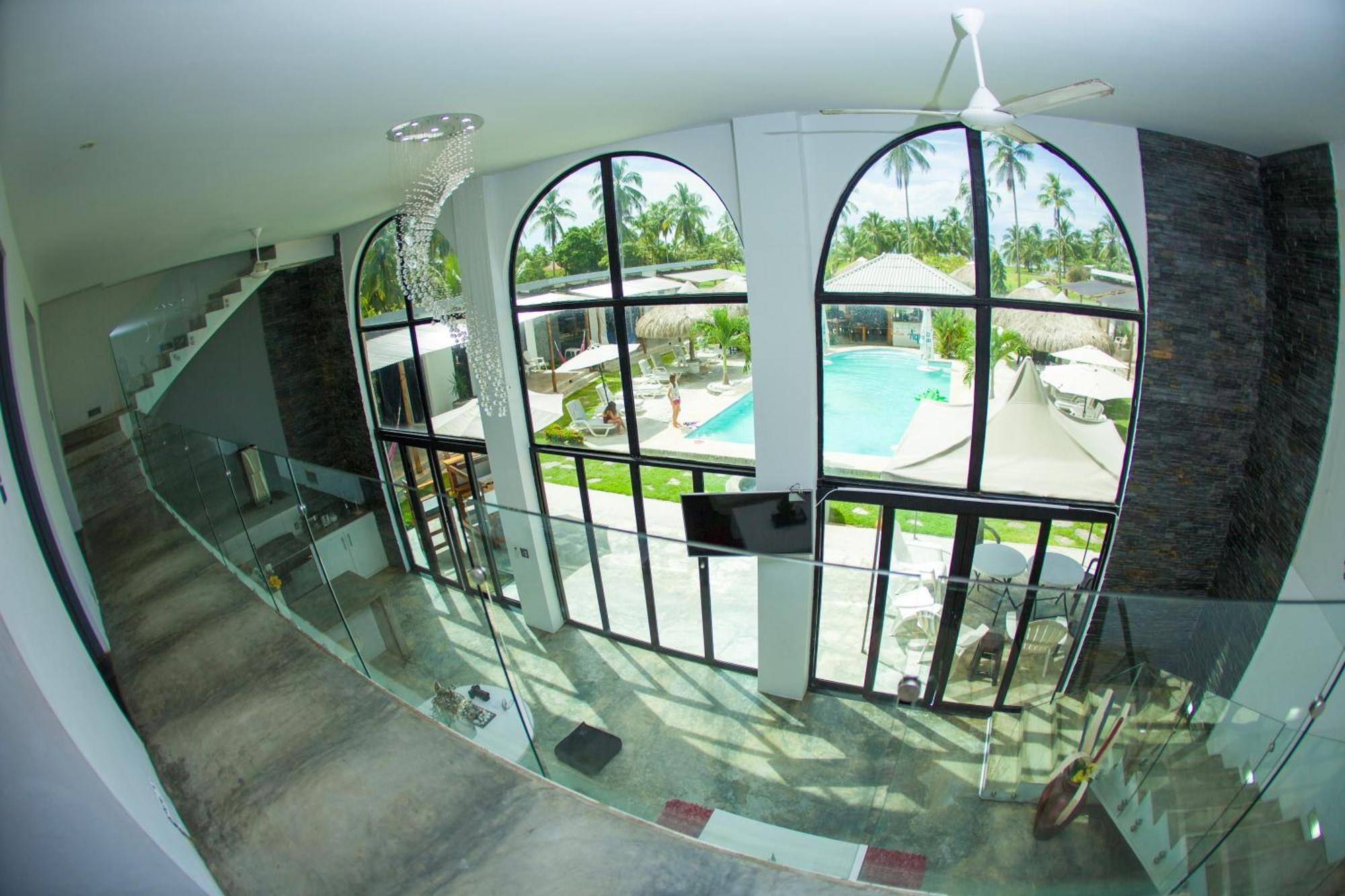 Show Pony Beach Resort And Suites Las Lajas  Dış mekan fotoğraf