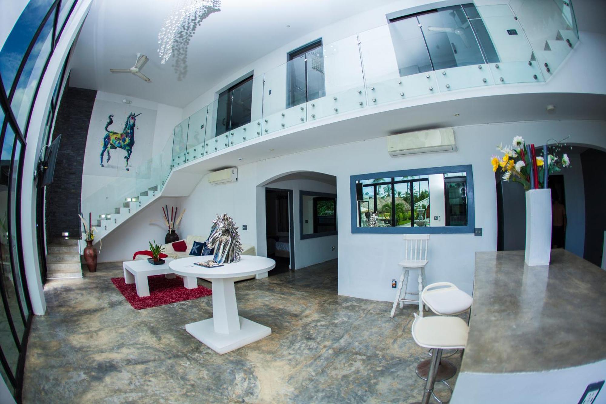 Show Pony Beach Resort And Suites Las Lajas  Dış mekan fotoğraf