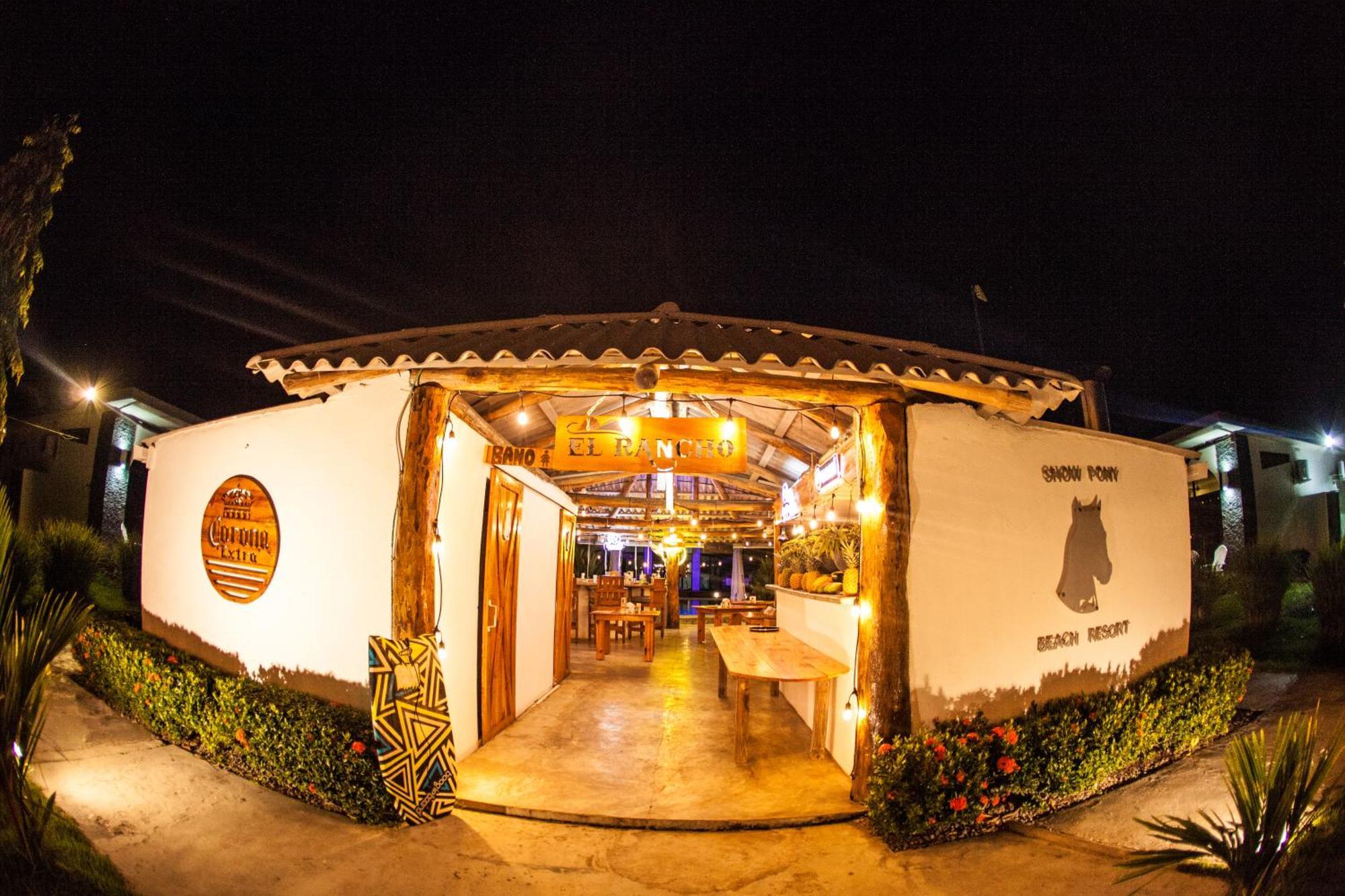 Show Pony Beach Resort And Suites Las Lajas  Dış mekan fotoğraf