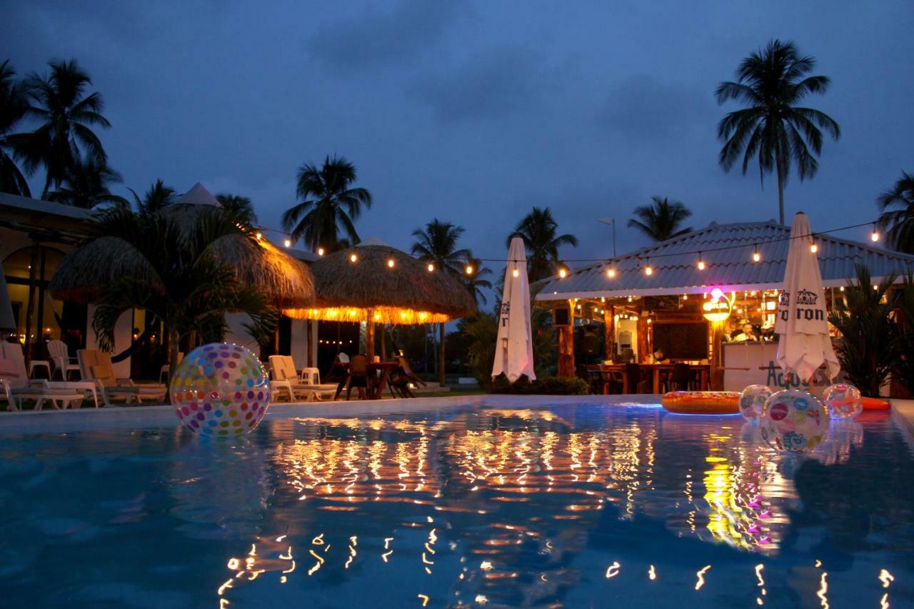 Show Pony Beach Resort And Suites Las Lajas  Dış mekan fotoğraf