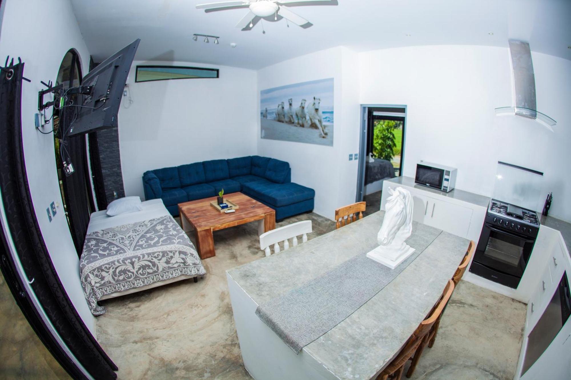 Show Pony Beach Resort And Suites Las Lajas  Dış mekan fotoğraf